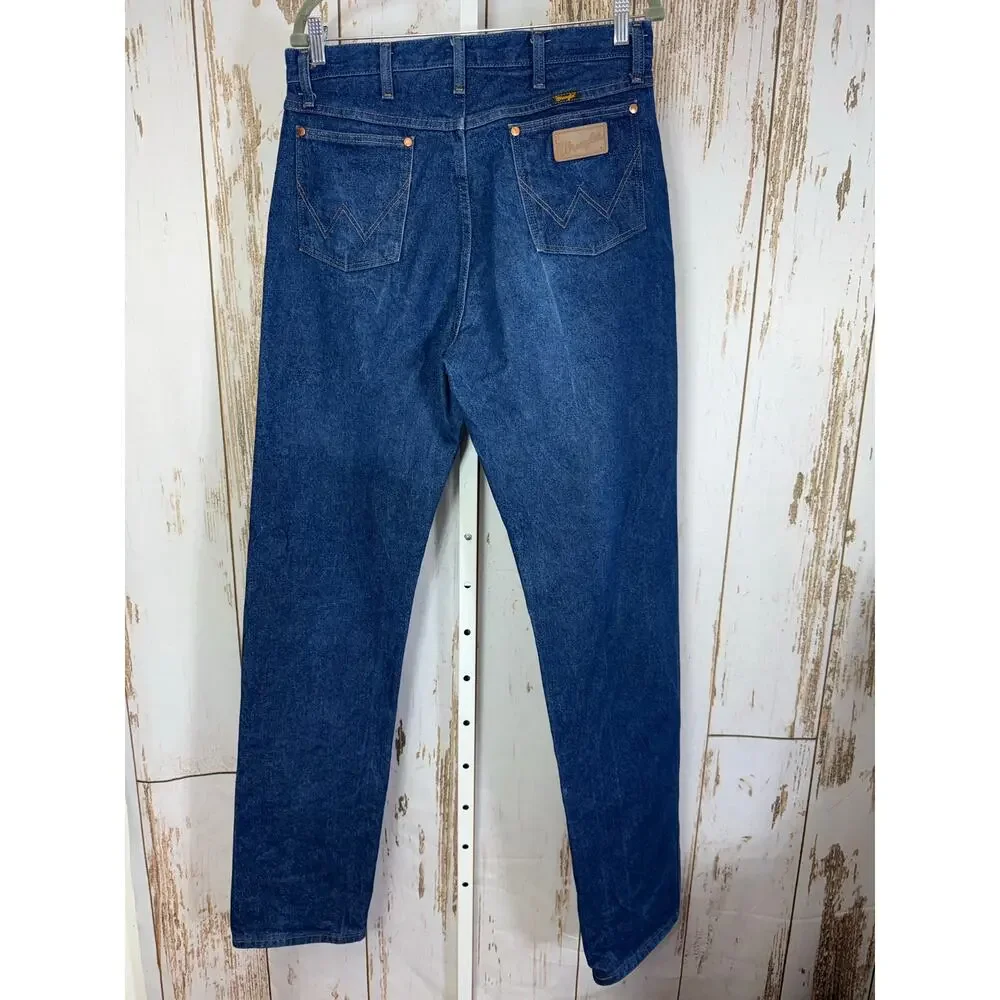 Wrangler 13MWZ Regular Fit Jeans. Size 34x38. In excellent used condition!